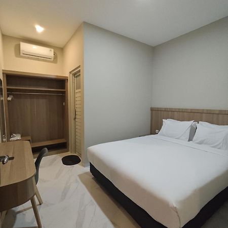 El Nipa Hotel Лабуан Баджо Екстериор снимка
