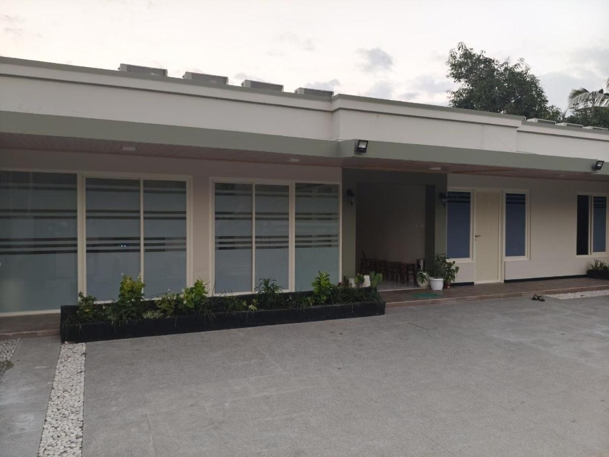 El Nipa Hotel Лабуан Баджо Екстериор снимка