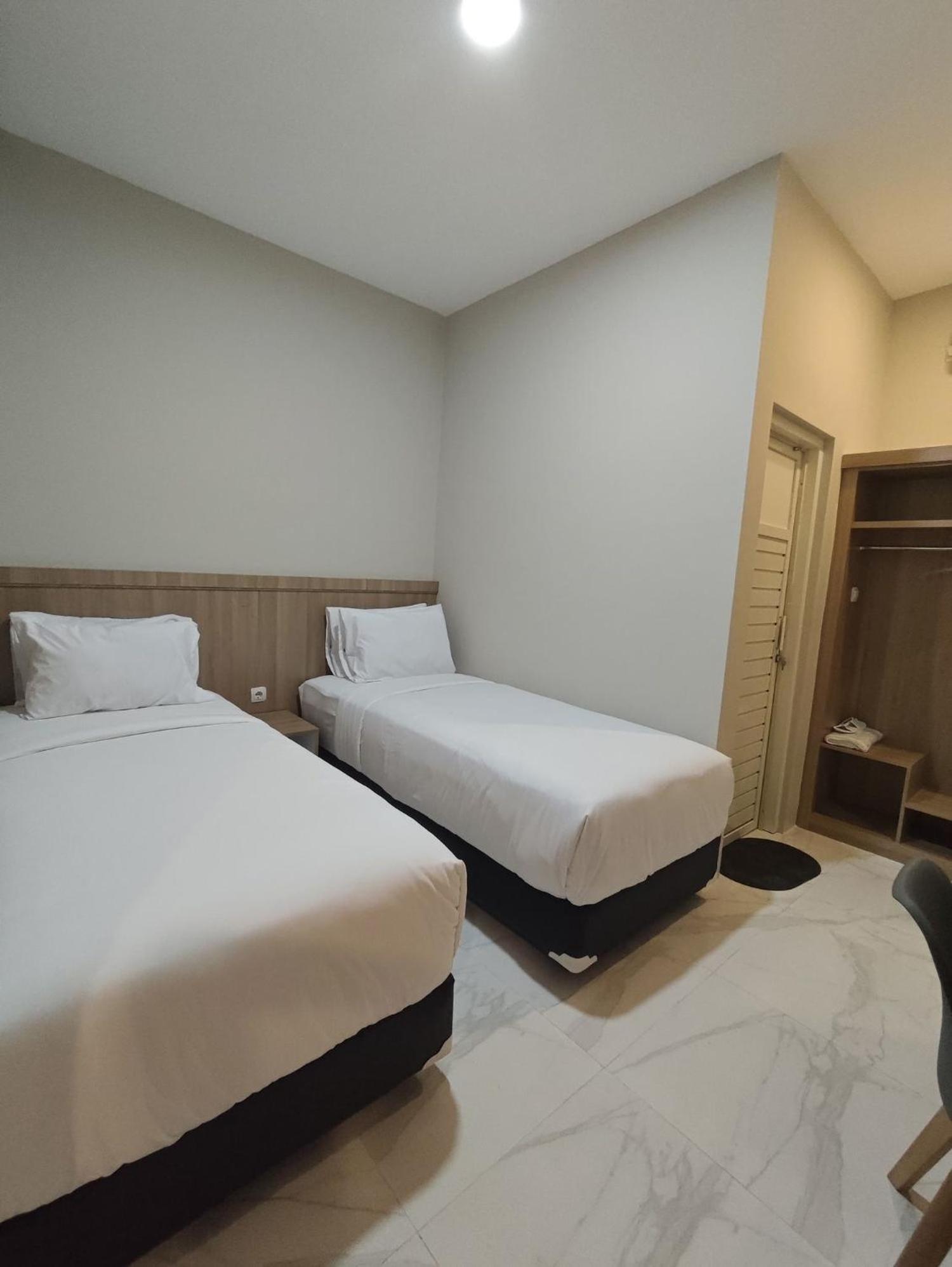 El Nipa Hotel Лабуан Баджо Екстериор снимка